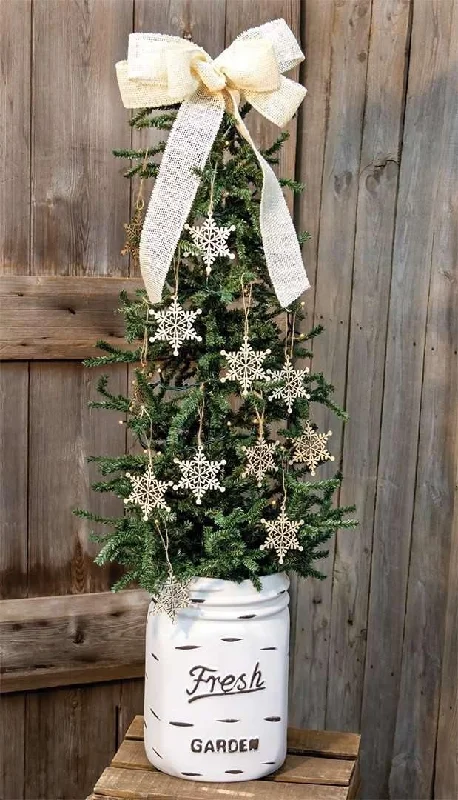 Pine Tree with Burlap Base, 4 ft.